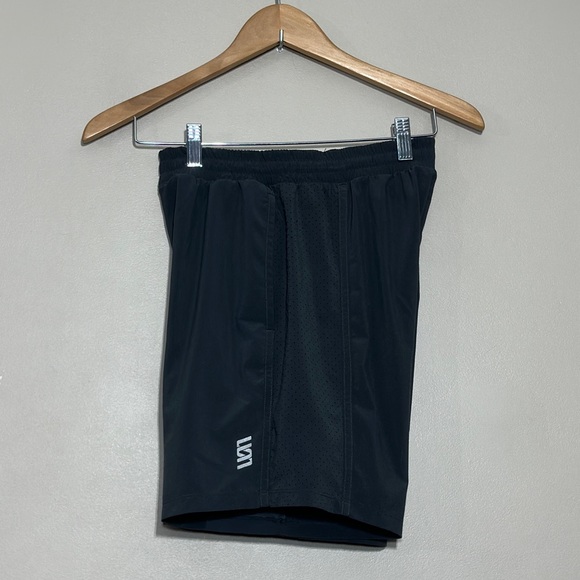 Second skin || Mens Shorts with inner thighs size small - Picture 8 of 11